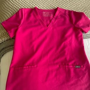 Figs Casma scrum top and Zamora jogger